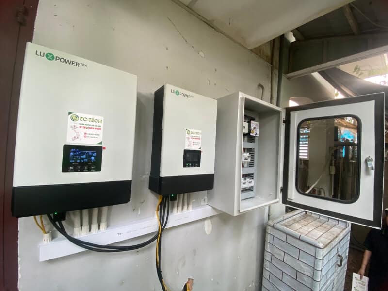 Hình ảnh lắp đặt Biến tần Luxpower SNA 6kW tại Quận 9