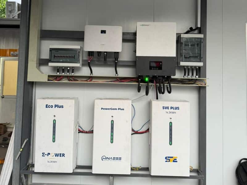 Hình ảnh lắp đặt thực tế Biến tần Luxpower LXP 12kW
